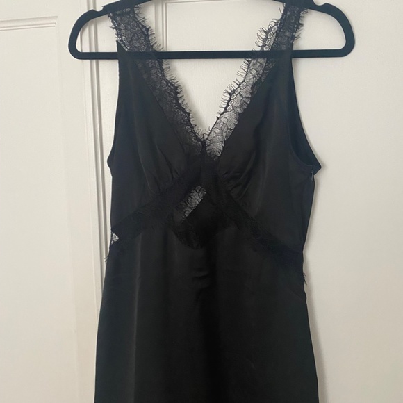 Fore / Vici black satin lace midi dress in M - Picture 3 of 4